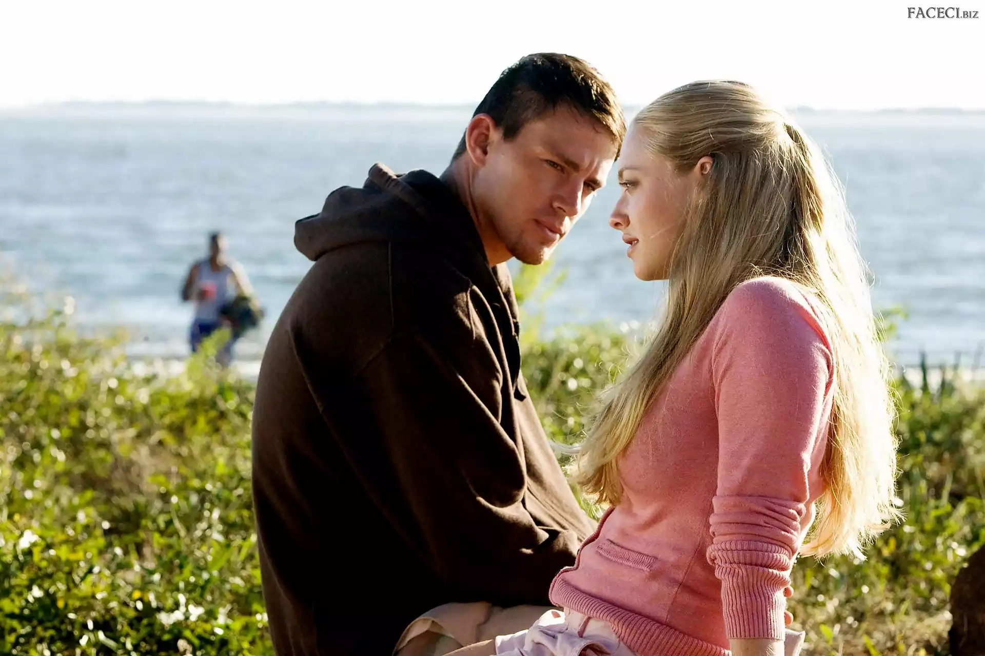 Aktor, Morze, Wciąż ją kocham, Para, Film, Rozmowa, Channing Tatum, Dear John, Aktorka, Amanda Michelle Seyfried